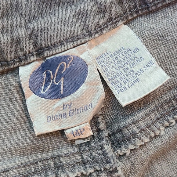DG2 Grey Petite Jeans - Picture 3 of 7